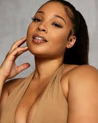 Erika Steele's Instagram, Twitter & Facebook