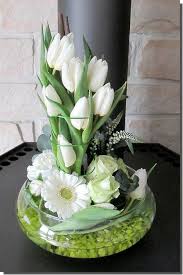 Il bianco è il colore che incarna la purezza ed è il colore più scelto per i fiori di un matrimonio. Fiori Bianchi