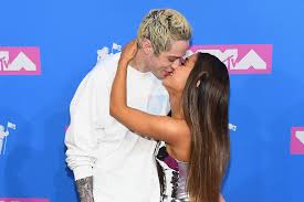 Louis, is the first to concede the difficulty of ariana grande fans think she made a clever jab at pete davidson in her new single. Ariana Grande And Pete Davidson Kept Their Vmas 2018 Pda Going At A Sweetener Session Teen Vogue