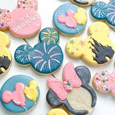 Murrah Rodriguez On Instagram Samasweetery Has Created A Disney Celebration In Cookie Form I Love Them Disney Cookies Sugar Cookie Designs Birthday Cookies