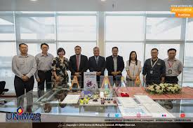 Usaha memupuk perpaduan kaum di malaysia usaha mempopularkan permainan tradisional bahagian a penerimaan anugerah naib canselor dalam majlis konvokesyen ukm ke 49 pada 2 november 2019. Anugerah Canselor In English