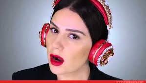 Ünlü şarkıcı merve özbey, iş adamı kenan koçak ile 9 şubat 2020'de dünya evine girdi. Merve Ozbey In Makyajsiz Fotografi