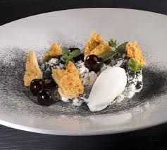 Gelato gastronomico (salato), followed by 330 people on pinterest. Ricetta Ricotta Sotto Il Carbone Torta Al Pralinato Salato Gelato Fiordilatte Roccia Oro Chef Marco Sacco Reporter Gourmet