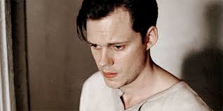 Bill Skarsgard Gif/Willard Russell