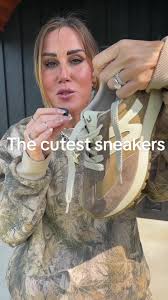 Replying to @somiliss shoes @somiliss shoes sneakers. #shoes #sneakers  #tiktokshoplabordaysale #tiktokshopcreatorpicks #fyp