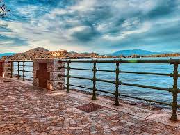Immerso tra i boschi del lago maggiore, ad arona in frazione. Arona Uno Dei Borghi Piu Belli E Accoglienti D Italia Villa Crespi