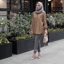 53+ inspirasi model baju keki wanita berjilbab, baju guru. 10 Inspirasi Gaya Hijab Casual Buat Ke Kantor Biar Tampil Beda