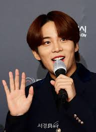 Pin By Third On Ateez에이티즈 Boy Bands Kim Hongjoong South Korean Boy Band