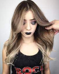 21 Flattering Middle Part Hairstyles Trending For 2021 Middle Part Hairstyles Hair Styles Long Hair Styles