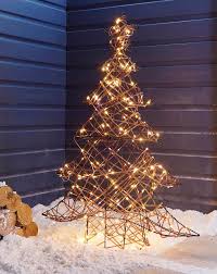 Adding decorations to the outside of the home gives people the opportunity to use their creativity and imagination. 19 Outdoor Christmas Trees For Your Garden Front Door Porch