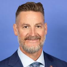 🚨 The Sarasota County Commission just approved rezoning over 2,200 acres  in Lakewood Ranch Southeast to allow up to 5,000 homes. The land, located  between University Parkway and Fruitville Road, was changed