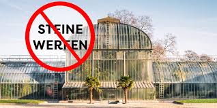 Wer Im Glashaus Sitzt Sollte Nicht Mit Steinen Werfen Comic Korus Blog Mr Mrs Right Oder Unsere Sprachhygiene
