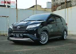 Untuk membuat tampilan mobil dan motor jadi tambah keren, banyak orang lebih memilih untuk melakukan modifikasi. All New Terios Ubah Wajah Jadi Rush Trd Dengan Kaki Kaki Merunduk Gridoto Com