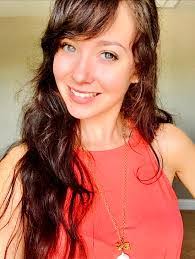 Hannah Ware's Instagram, Twitter & Facebook