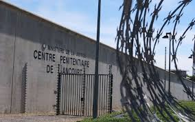 Oise Condamne A Neuf Mois De Prison Apres L Agression De Ses Surveillants Le Parisien