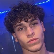 Logan Lang's Instagram, Twitter & Facebook