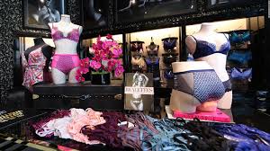 Jay coane, president, comenity bank. L Brands Sells A Majority Stake In Victoria S Secret Cnn