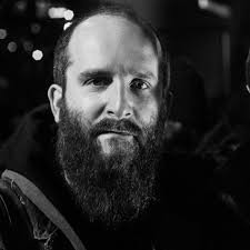 CON LOBISÖN: «EL ROCK ES TRANSPIRANDO EN EL ESCENARIO, EN VIVO Y RUIDOSO»