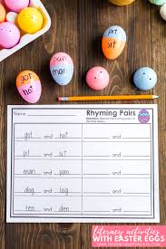 To prepare this center simply print and laminate the easter words page. Easter Egg Literacy Activities For Kindergarten Freebies Included