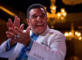 Passou toda a sua infância em sua terra natal, caratinga. Y5euyt6enzyl7m