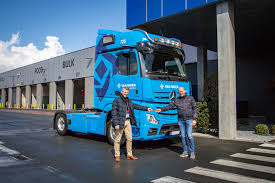 We zijn ervan overtuigd dat aanstekelijk enthousiasme en een positieve ingesteldheid moeten primeren op kennis. Van Moer Logistics Photos Facebook