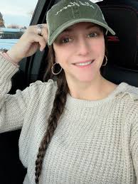 Women supporting women in content creation