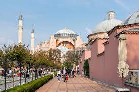 Istanbul je proslulý především jako město, které se rozkládá na dvou kontinentech. Turecko Istanbul Pestra Brana Mezi Evropou A Asii Video Www Infoglobe Cz