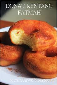 Donat kentang berbahan dasar tepung kentang/ kentang rebus dan tepung terigu. Resepi Donat Kentang Fatmah Pawtaste Com