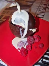 Recette Sphere Au Chocolat Glace Vanille Frmaboise Et Creme Anglaise Chaude 750g Recette Glace Vanille Creme Anglaise Boule Chocolat
