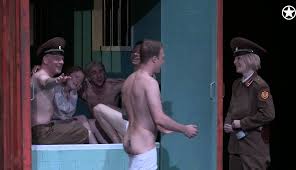 CFNM, CMNM, PUBLIC: HOT MEN NAKED ON THEATER… ThisVid.com