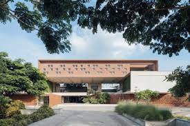 This great looking house has a lot of space to start and allows for another 1,700 sf of future space to be finished on the second floor. The Northstar School Shanmugam Associates Archello