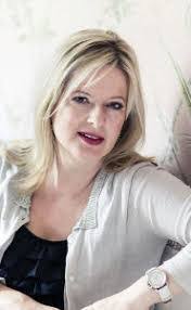 Frieda Davies's Instagram, Twitter & Facebook