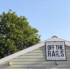 Пример предложения с off the rails, памяти переводов. Off The Rails Home Facebook
