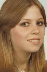 I was at Glen Eyre fairly briefly May to Dec 1981. I knew some people who  had been to Hollybrook Middle School in the late 70s. Kids born around '68.  Hello from Australia!