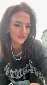 Emily Kier's Instagram, Twitter & Facebook