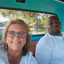 I think this group has become a joke. We have steering wheel holders taking  picture of drivers, trucks , and videos of behavior. Then they post it here  trying to show what