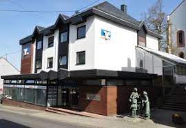 We provide all banks with blz sort codes in the germany, you can use it when you want to route money transfers between banks. Filiale Hermeskeil Volksbank Trier Eg