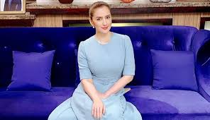 Cristine reyes says she is not trying to surpass older sister ara mina's achievements. Ara Mina And Her Rumored Boyfriend Spotted Together At Church In Laguna