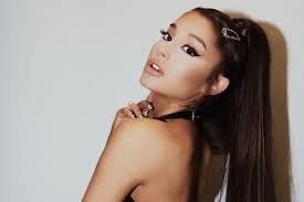 Ariana grande es una mujer casada, hace unos días se casó con dalton gomez., su representante dio la noticia Ariana Grande Se Pronuncia Apos Fotografo De Celebridades Ser Acusado De Comportamento Abusivo Monet Celebridades