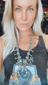 Chandra Barton's Instagram, Twitter & Facebook