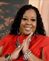 Twila Moss's Instagram, Twitter & Facebook