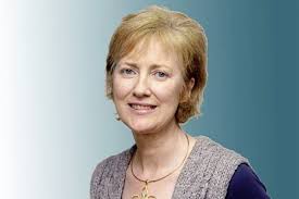 Woman claims she was given shopping gift cards during informer approach