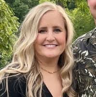 Kelsey Burch's Instagram, Twitter & Facebook