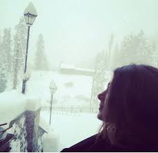 Jennifer Winget Vacation Pictures From Winter Wonderland Kashmir Are No Less Than A Dream Hungryboo Jennifer Winget Jennifer Winget Beyhadh Jennifer