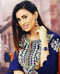 Madiha naqvi is an active social media user. Madiha Naqvi Fashion Princess Diana Fashion Diana Fashion