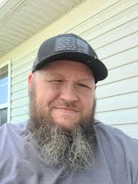 Trimmed my beard earlier, happy with the result