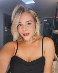 Cortar o cabelo simboliza renovação e início de novo ciclo, né? Pois bem,  não tem como entrar em 2025 com um estado de espírito diferente desse — de  renovação!❤️‍🔥 Caso de amor