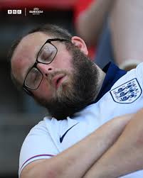 Lethargic England 🏴󠁧󠁢󠁥󠁮󠁧󠁿 tonight common chaps massive improvement  needed in scoring dept