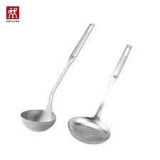 Our company provides grills, fryers, bakery machines, ovens, refrigerators, butchery, and laundry equipment and its original spare parts used in huge resorts, hotels and hospitals kitchens. German Double Twin Prof Cookware Stainless Steel Household Pot Shovel Spoon Spoon Kitchen Household Cookware