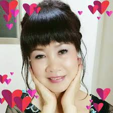 今天朋友來訊說某藝術基金會某女士從提告不成被駁回後，現在終於成被告，在臉書又貼討拍文.我雖是局外人，但真相卻知道很多，本想發文反諷，一轉念之間，改貼家中新成員照片比較舒心！